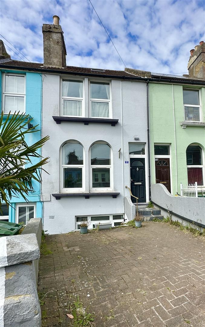 4 bed property in Athelstan Road, Hastings